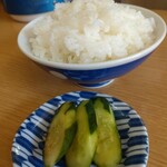 江ちゃんラーメン - ご飯と漬物♪