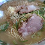 江ちゃんラーメン - ニンニククラッシュ＆魔法の胡麻♪