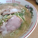 江ちゃんラーメン - チャーシュー側♪♬
