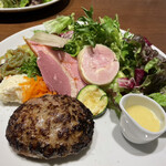 ハンバーグ&ステーキ 格之進F - 素敵すぎる、サラダ。