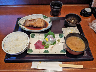 Kaisen Dokoro Kyoudai - Bランチ 本日の煮魚はカレイ