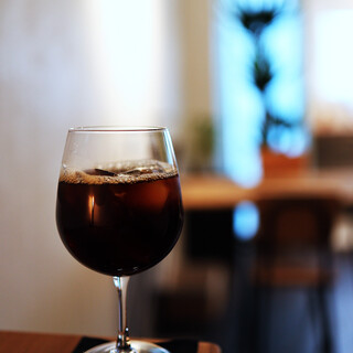 &ROe coffee latte stand_0