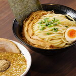 どでかっちゃん - 濃厚魚介極太つけ麺