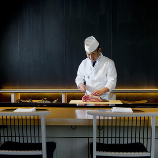カウンターの醍醐味◆臨場感溢れるパフォーマンスを目の前で。