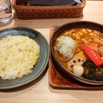 スープカレーGARAKU - 十勝餃子とキャベツのスープカレーセット