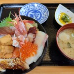 Sushi domuburi nomise kuukai - これ、東京なら、5000円だね