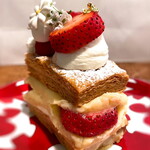 パティスリー ガルガンチュワ - 半分にカットしたものの断面