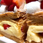 パティスリー ガルガンチュワ - ミルフィーユは香ばしくて歯ざわり軽カル♪