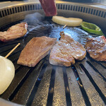 焼肉処 葡萄匠屋 - 無煙ロースターが有難い