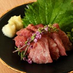 Horse sashimi (2 types of red meat and marbled meat)
