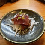 普通の居酒屋 - お通し　本マグロのおつまみ