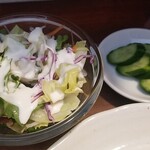 キッチン ブルー グローブ - サラダ、お新香のアップ