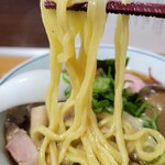 らーめん亭 ひなり竜王 - 麺リフト　特製醤油らーめん