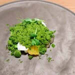 ラチュレ - ずんだ餅イメージのデセール。お茶の感じとかお豆の風味存在感、柑橘のさっぱり感、求肥の食べ心地。甘さ控えめなのも私好みでしたし、とても楽しめました(*^^*)