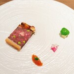 ラチュレ - 熊アナグマ鹿猪のパテアンクルート。見た目でも各所お肉が各種あることが分かります。ひと口ごと違う美味しさが楽しめ、コンフィチュールなど付け合せがいいアクセントになってとても楽しめました