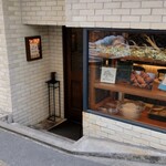 ラチュレ - モニカ側の入り口外観。