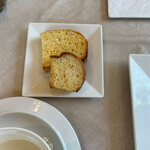 トラットリア アランチョ - 人参のパンとナッツのパン