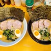 横浜ラーメン　味王 - 味王特製ラーメン　右・並　左・中盛