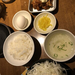 博多筑紫口 居酒屋 ホームラン食堂 - ご飯やスープ、卵
