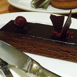 ブーランジェリー ブルディガラ 大阪店 - がナッシュのチョコレートケーキ。