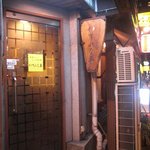 肥後橋から土佐堀通りを少し入ったところです。