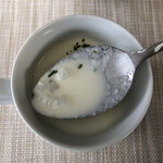 洋食喫茶かんぱーにゃ - 冷製大根のポタージュ