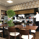 洋食喫茶かんぱーにゃ - テーブル席