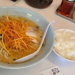 くるまやラーメン - 料理写真: