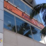 A&W 国際通り松尾店 - ２、３階がお店になってます