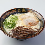 博多三氣 - 料理写真:博多三氣の基本あっさりとんこつの『やる氣ラーメン』 