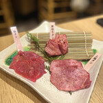 精肉卸問屋直営焼肉店 牛次郎 - 