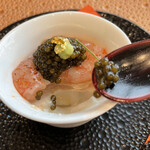 ナベノ-イズム - 両国ほそ川の蕎麦粉を乳化作用した蕎麦がきに利尻昆布ジュレ、甘エビウォッカクリーム、山葵にキャビアと金粉の細かな一品