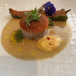 ナベノ-イズム - メインお肉は、真空調理されたポークロース肉をロールアップ