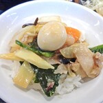 Katsuya - 「タレカツとうま煮の合い盛り定食」の うま煮（ご飯にかけて）