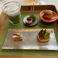 ナベノ-イズム - ピンチョス感覚で、手で味わえます