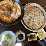 和寒雪割そば - 230427木　北海道　和寒雪割そば　カツ丼セット1,100円＋蕎麦大盛150円