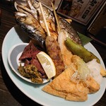 Tenkai No Robata - ろばた伊達盛りハーフ(金華サバ/笹かま/牛たん/三角揚げ/牛たんつくね/そら豆焼)