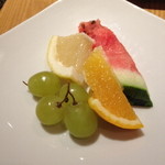 トラットリア コダマ - ランチコース（１，６００円）の前菜ブッフェのフルーツ