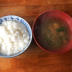 三匹の猫 - ご飯と味噌汁