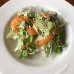 三匹の猫 - セットのサラダ