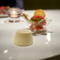 ヴォーロ・コズィ - デザート プリンとストロベリーアイス