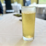 赤坂璃宮 - 一晩かけて水出ししたジャスミンティー
      スッキリかつ芳醇な香りでお料理に合います