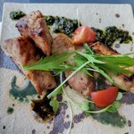 AQUA DINING CAFE 瓢黎 - 柔らか過ぎず  噛み心地の良さが際立つ　ニラのソースは無くても良いが  あれば間違いなく楽しさ２倍