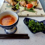 AQUA DINING CAFE 瓢黎 - 卵黄のヅケ　青菜の漬け物