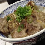 Yoshinoya - ねぎ塩ロース豚丼