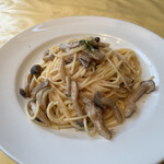 トラットリア・イタリア - キノコと明太子のガーリックオイルソーススパゲッティ