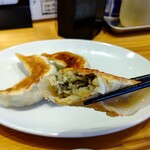 青竹手打ちラーメン 大和 - 焼餃子の中身餡