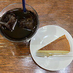 モンシェリー - アイスコーヒー＆オマケのケーキ