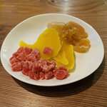 バー酒音 淀屋橋 - ちょこっとおつまみ。ドライフルーツ♡