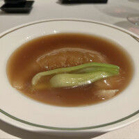 中国飯店 富麗華 - フカヒレの姿煮